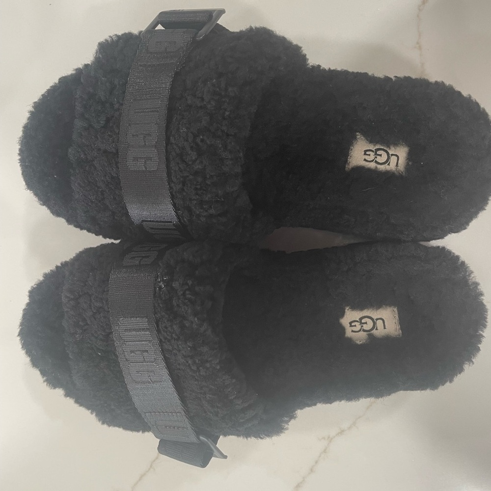 UGG Fluffita Sandals in Black